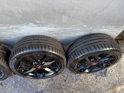 Hyundai Veloster 18” Black Alloy Wheels with Michellin Tyres
