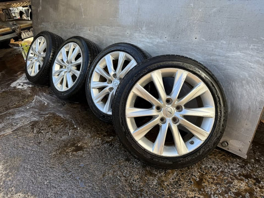 Lexus 17” Alloy Wheels with Excellent Tyres