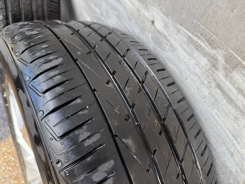 Volkswagen Tiguan 18” Alloy Wheels with Good Tyres