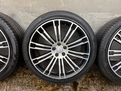 Land Rover Range Rover 22” Alloy Wheels with Excellent Tyres