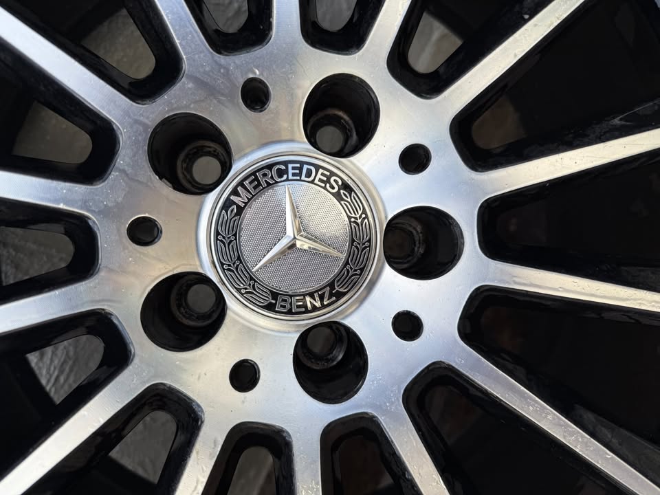 Mercedes Benz AMG Staggered 19” Alloy Wheels with Tyres