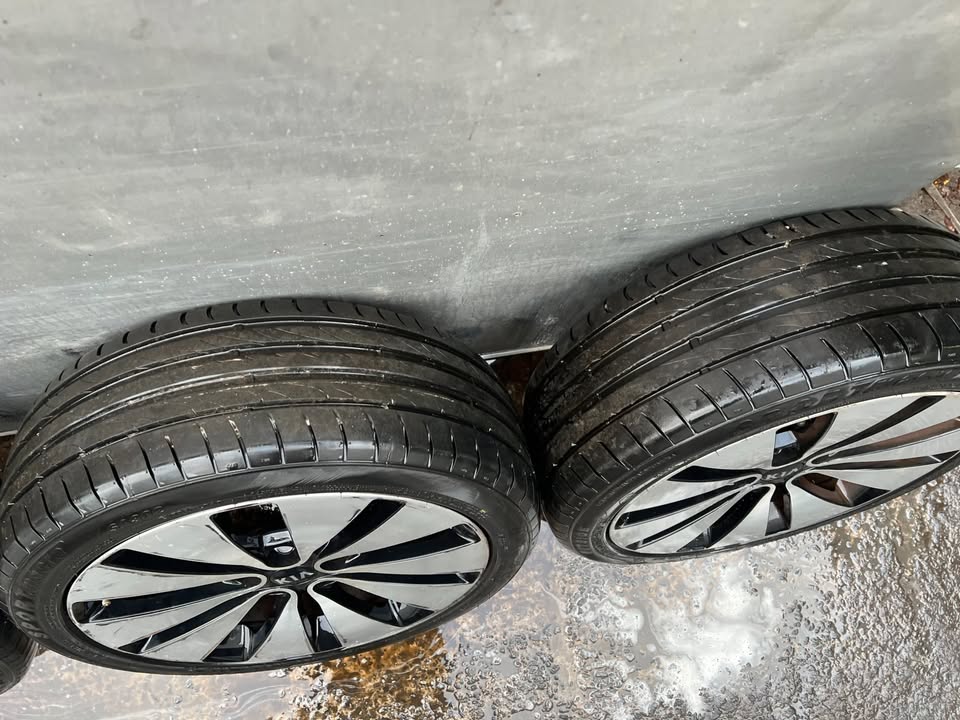 Kia Cerato 18" Alloy Wheels with Excellent Tyres