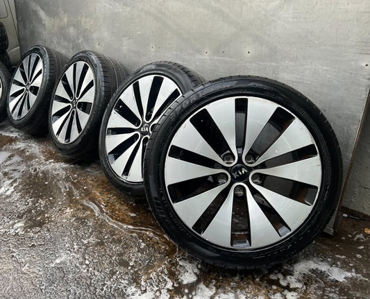 Kia Cerato 18" Alloy Wheels with Excellent Tyres