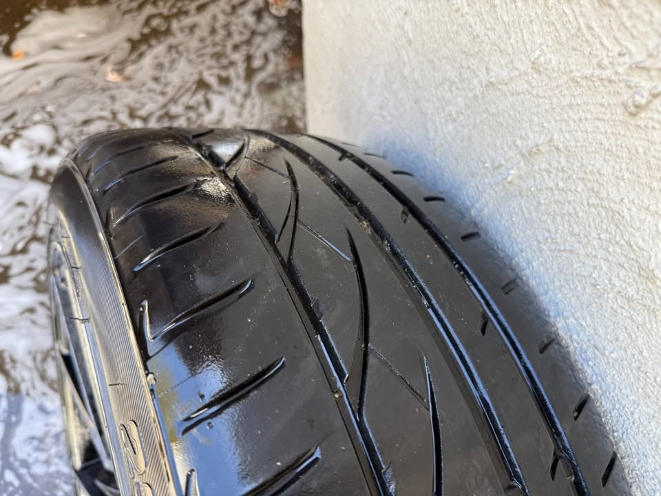Inovit 19" Alloy Wheels with Excellent Tyres