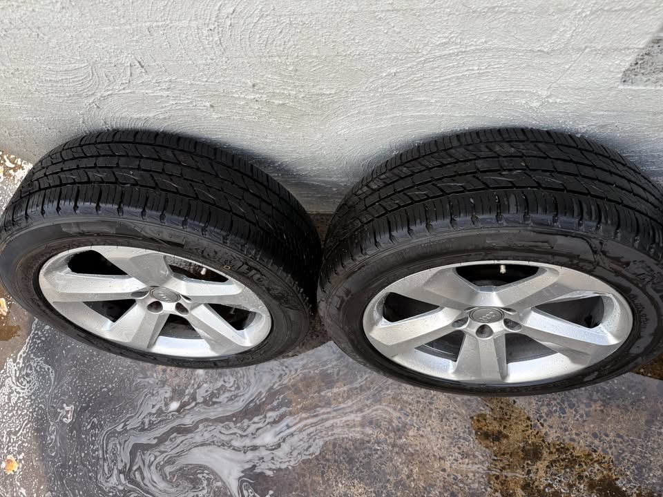 Audi Q5 19" Alloy Wheels with Like New Tyres