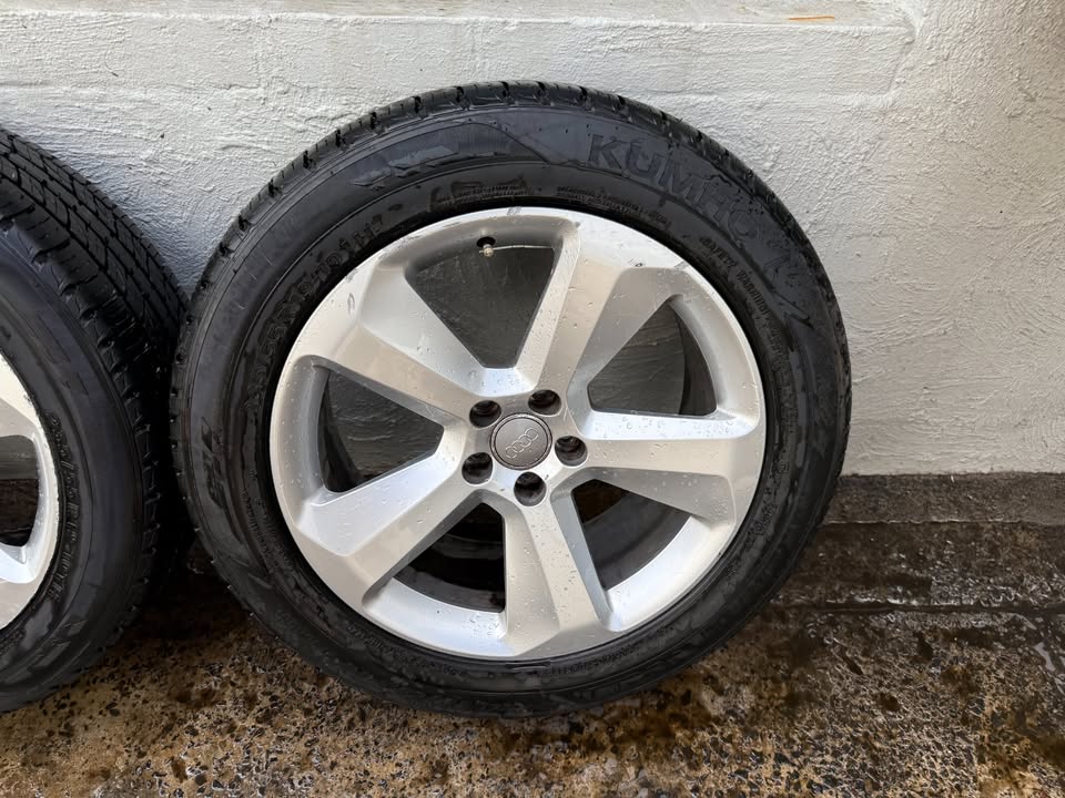 Audi Q5 19" Alloy Wheels with Like New Tyres
