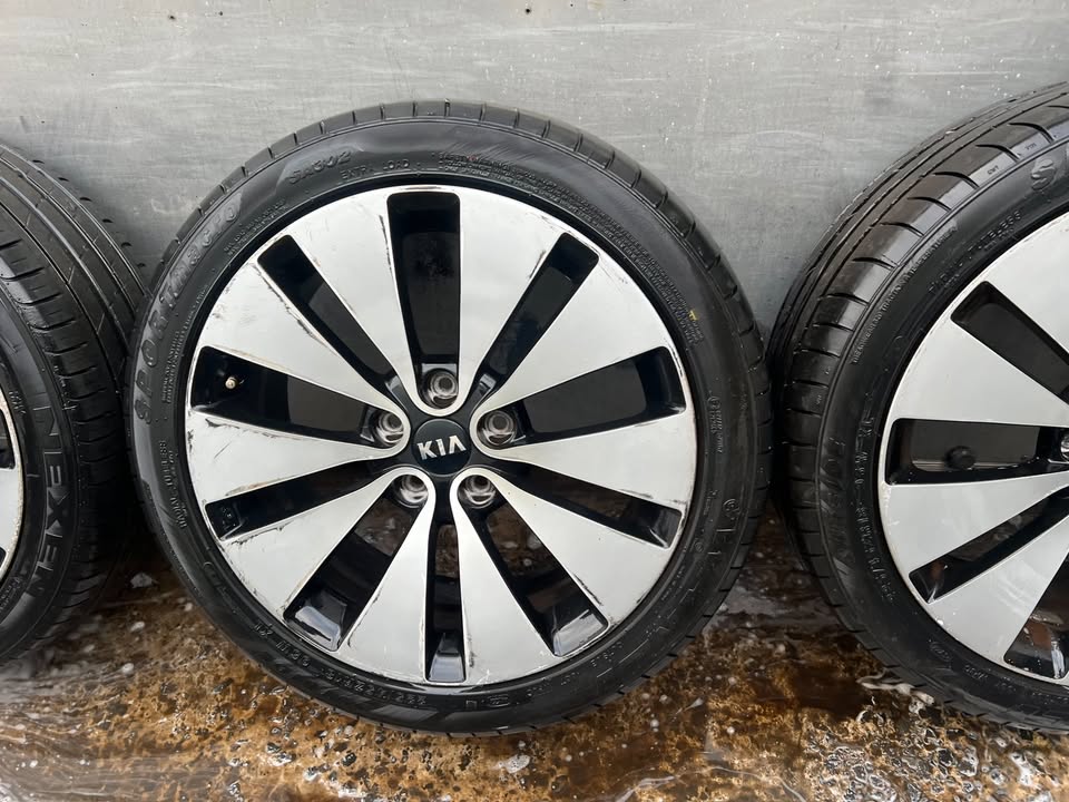 Kia Cerato 18" Alloy Wheels with Excellent Tyres