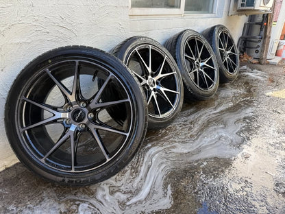 Inovit 19" Alloy Wheels with Excellent Tyres