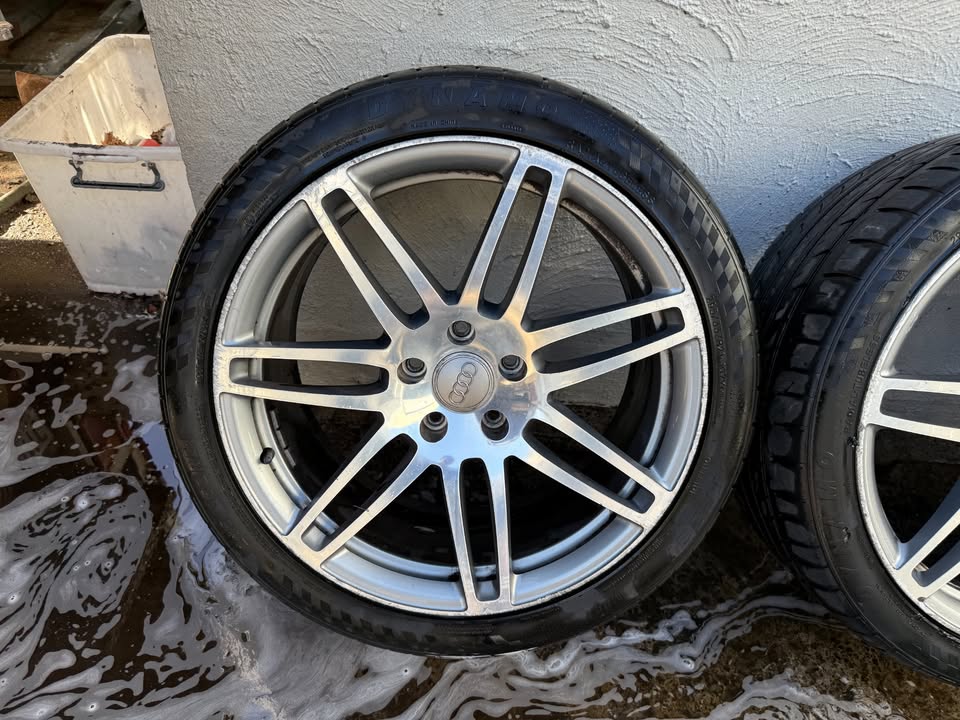 Audi Q7 21" Alloy Wheels with Tyres
