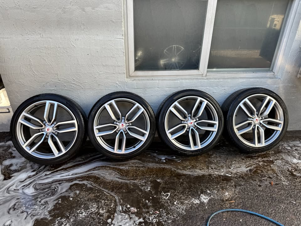 Audi SQ5 21" Alloy Wheels with Pirelli Tyres