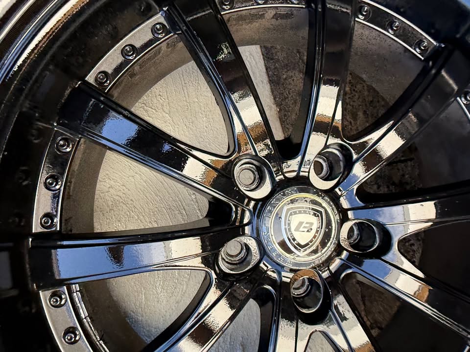 Lexani 20" Alloy Wheels with Like New Tyres
