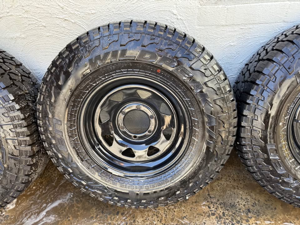 Falken Wildpeak A/T 32" Tyres on 6 Stud Rims
