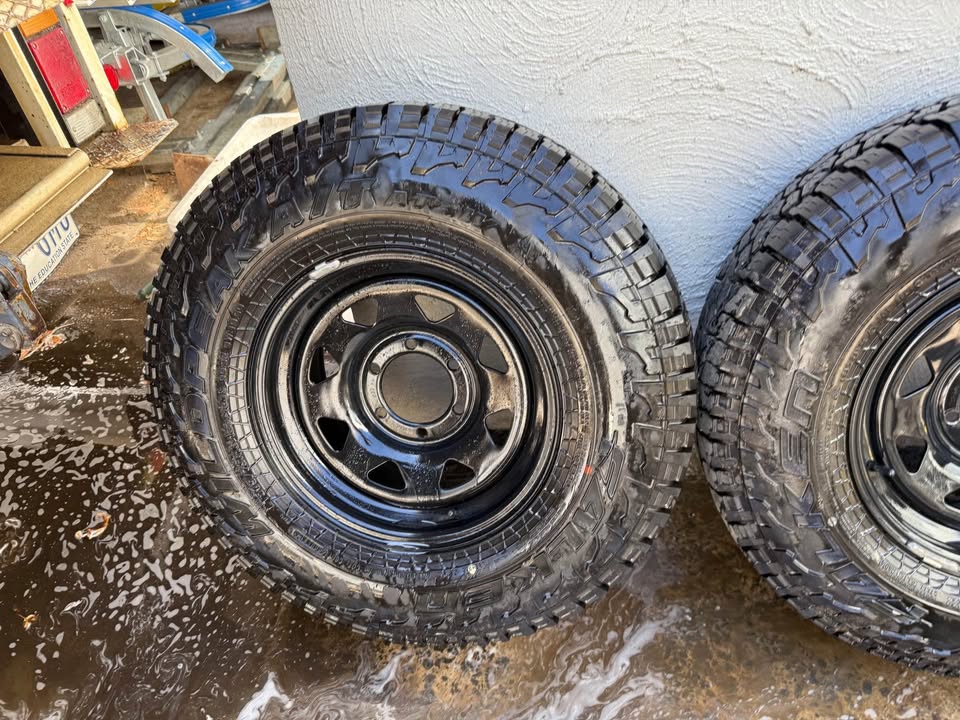 Falken Wildpeak A/T 32" Tyres on 6 Stud Rims