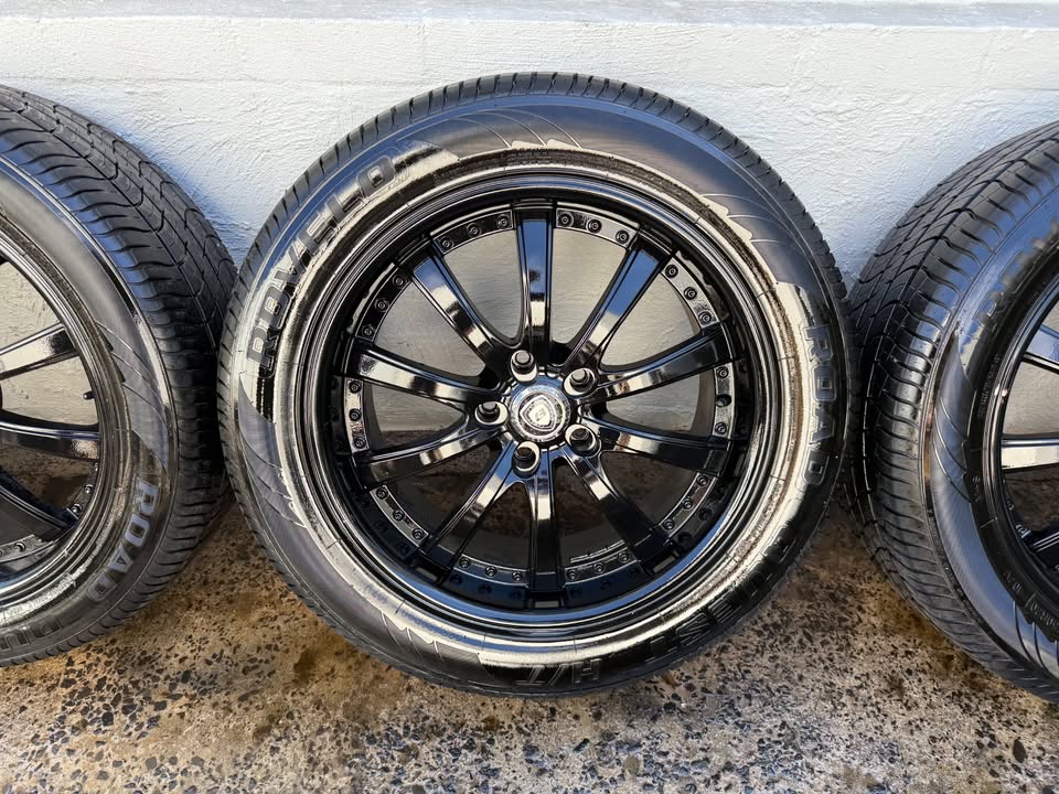 Lexani 20" Alloy Wheels with Like New Tyres