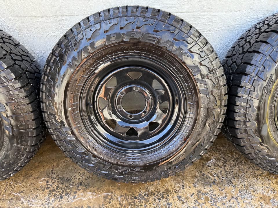 Falken Wildpeak A/T 32" Tyres on 6 Stud Rims