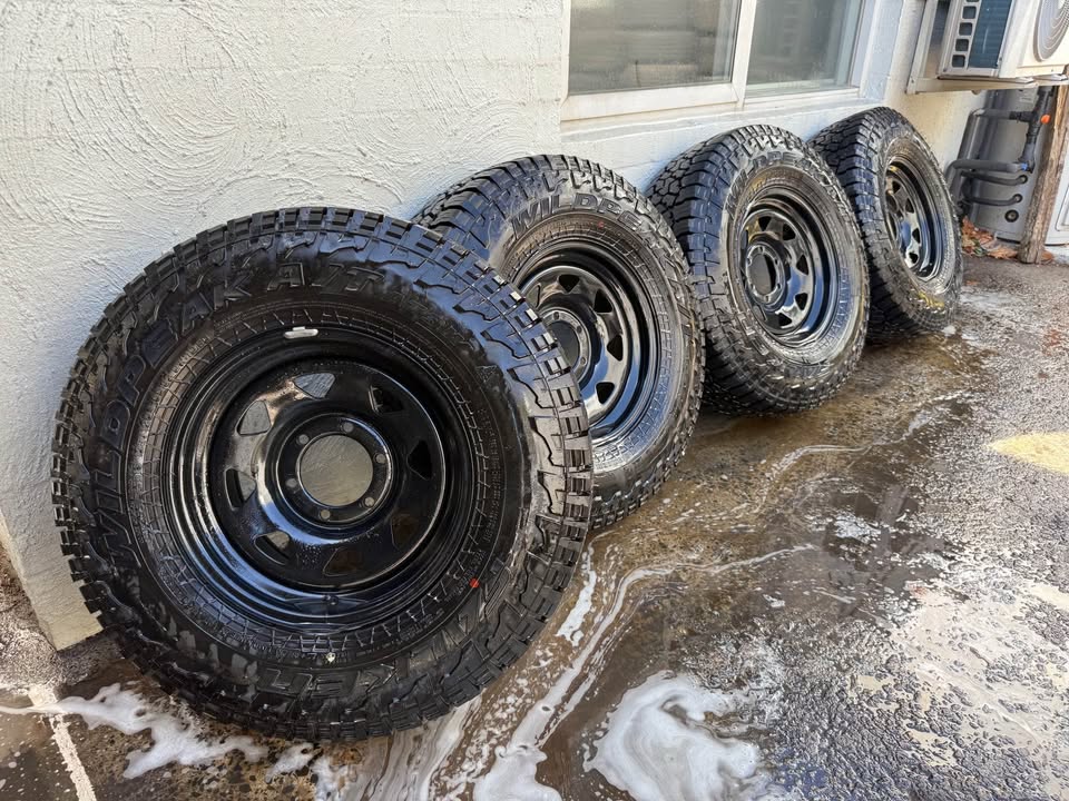 Falken Wildpeak A/T 32" Tyres on 6 Stud Rims