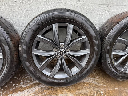 Volkswagen Tiguan 19" Alloy Wheels with Pirelli Tyres