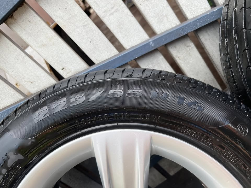 BMW 16” Alloy Wheels with Good Tyres