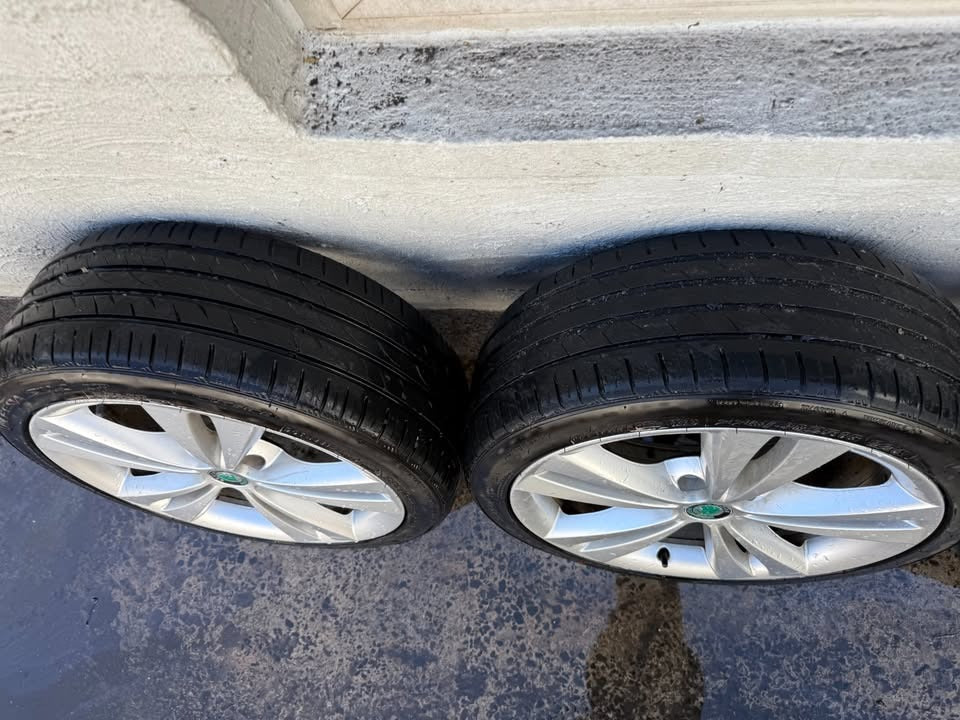 Skoda Octavia 18" Alloy Wheels with Excellent Tyres