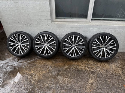 Volkswagen Passat 18" Alloy Wheels with Good Tyres