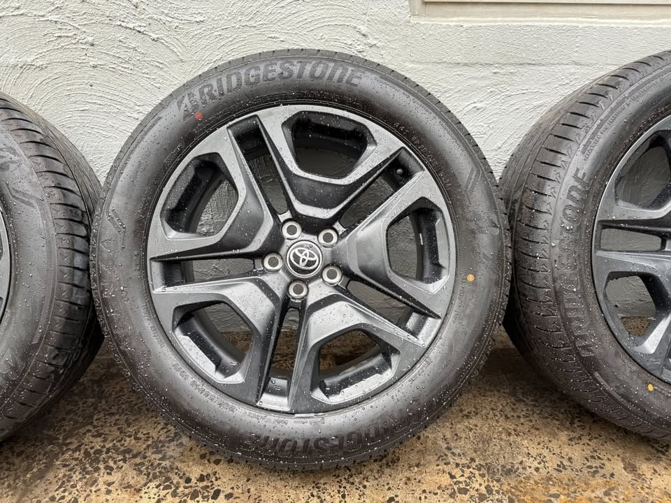 Toyota RAV4 19" Alloy Wheels with Bridgestone Tyres