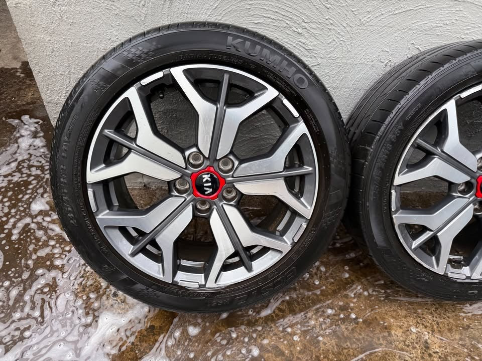 Kia Seltos 18" Alloy Wheels with Kumho Tyres