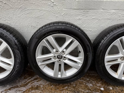 Toyota Corolla 16" Alloy Wheels with Excellent Tyres