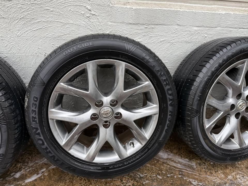 Toyota RAV4/Kluger 18" Alloy Wheels with Tyres