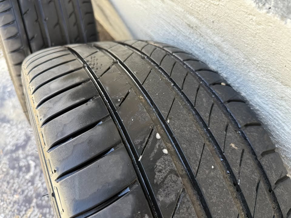 Audi Q7 21" Alloy Wheels with Good Tyres