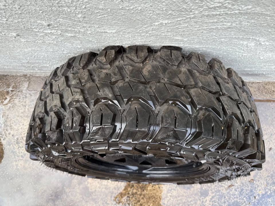 Volkswagen Amarok Steel Rim on 32" M/T Tyre