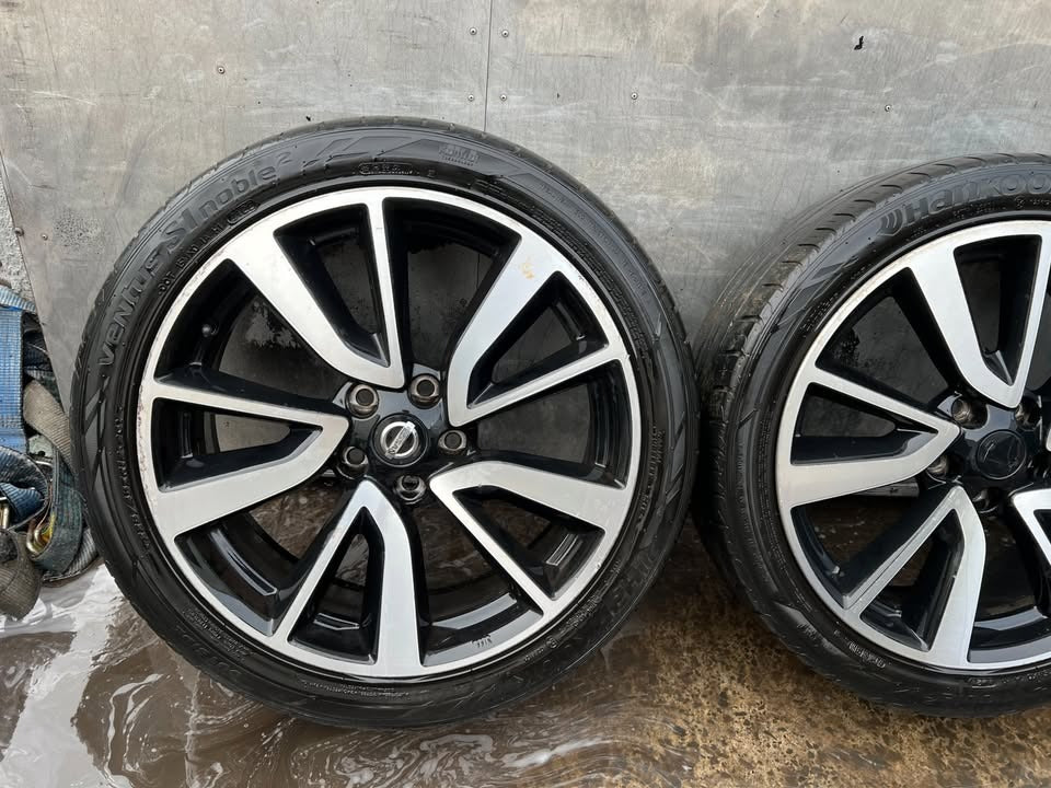 Nissan Qashqai/X-Trail 19" Alloy Wheels with Tyres
