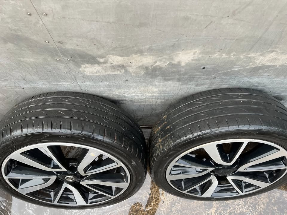 Nissan Qashqai/X-Trail 19" Alloy Wheels with Tyres