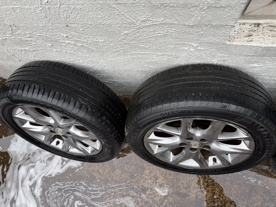 Toyota RAV4/Kluger 18" Alloy Wheels with Tyres