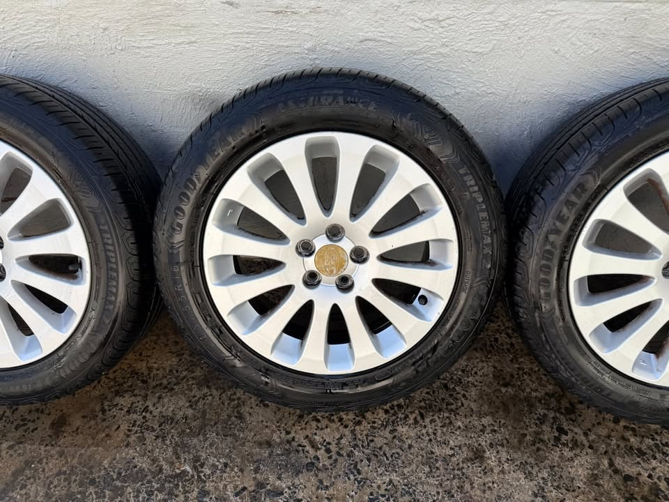 Subaru Impreza 16" Alloy Wheels with Goodyear Tyres