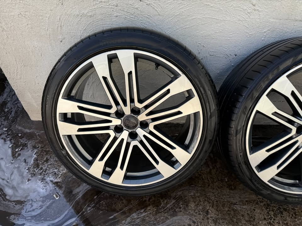 Audi SQ5 21" Alloy Wheels with Tyres