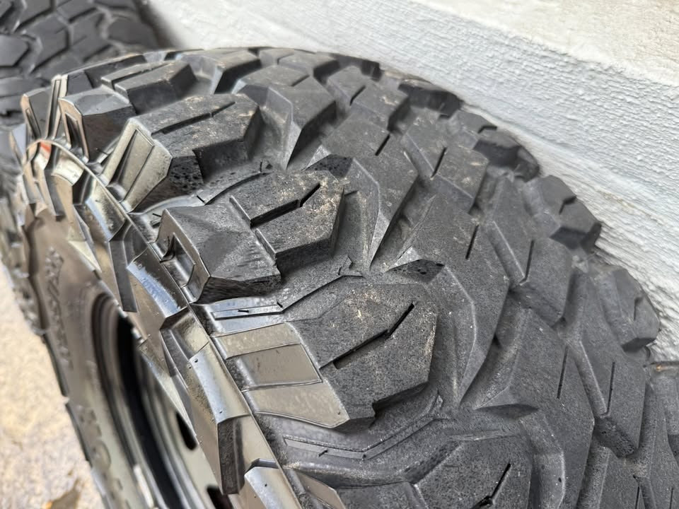 X Comp 33” M/T Tyres on Black 6 Stud Rims