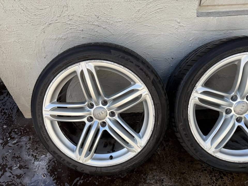 Audi Q7 21" Alloy Wheels with Good Tyres