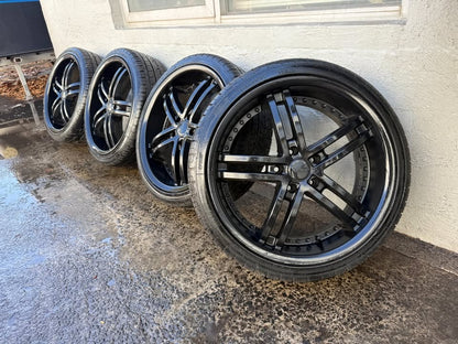 Versus 20" Alloy Wheels with Excellent Tyres