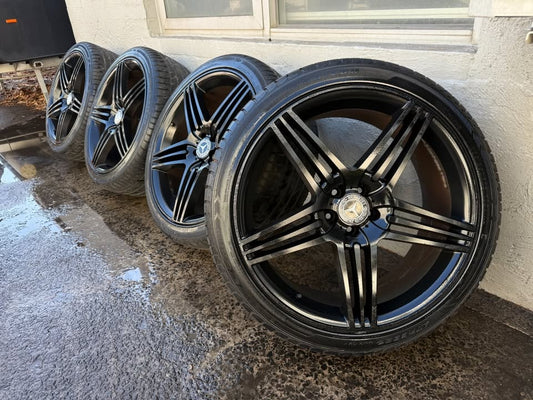 Mercedes Benz 22" ML Black Alloy Wheels with Excellent Tyres