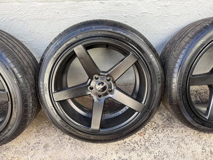 Speedy STR Racing 18" Black Alloy Wheels with Goodyear Tyres