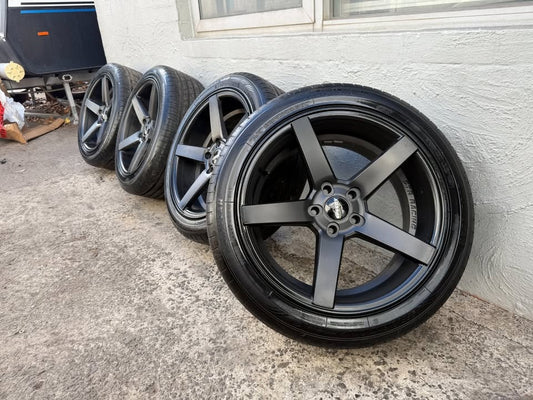 Speedy STR Racing 18" Black Alloy Wheels with Goodyear Tyres