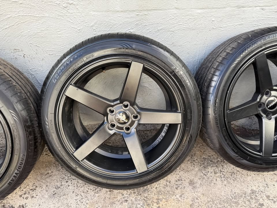 Speedy STR Racing 18" Black Alloy Wheels with Goodyear Tyres
