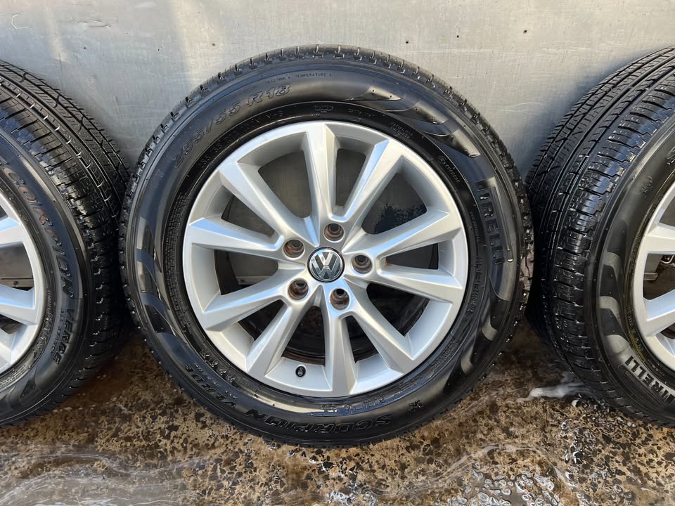 Volkswagen Amarok 18" Alloy Wheels with Pirelli Tyres