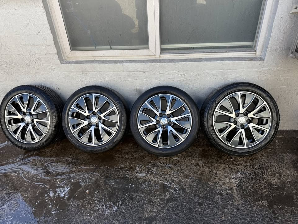 Suzuki S Cross 17" Alloy Wheels with Tyres