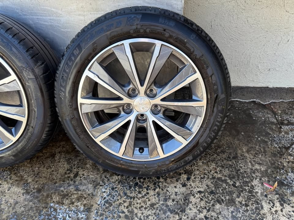 Peugeot 308 16” Alloy Wheels with Excellent Michellin Tyres