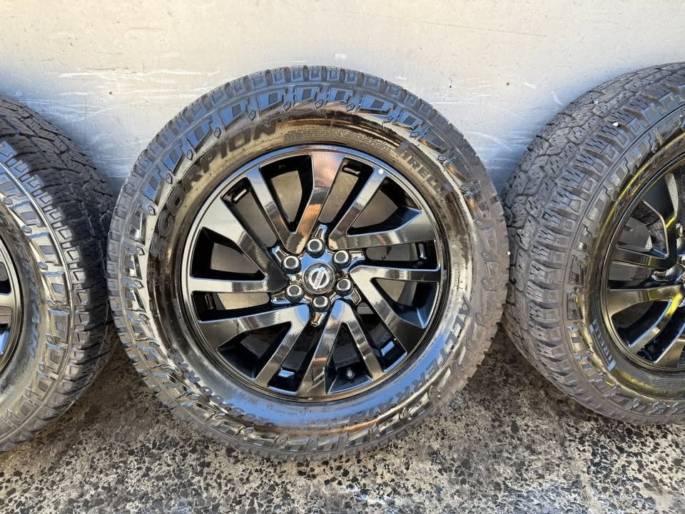 Nissan Navara D23 NP300 18” Alloy Wheels with A/T Pirelli Tyres