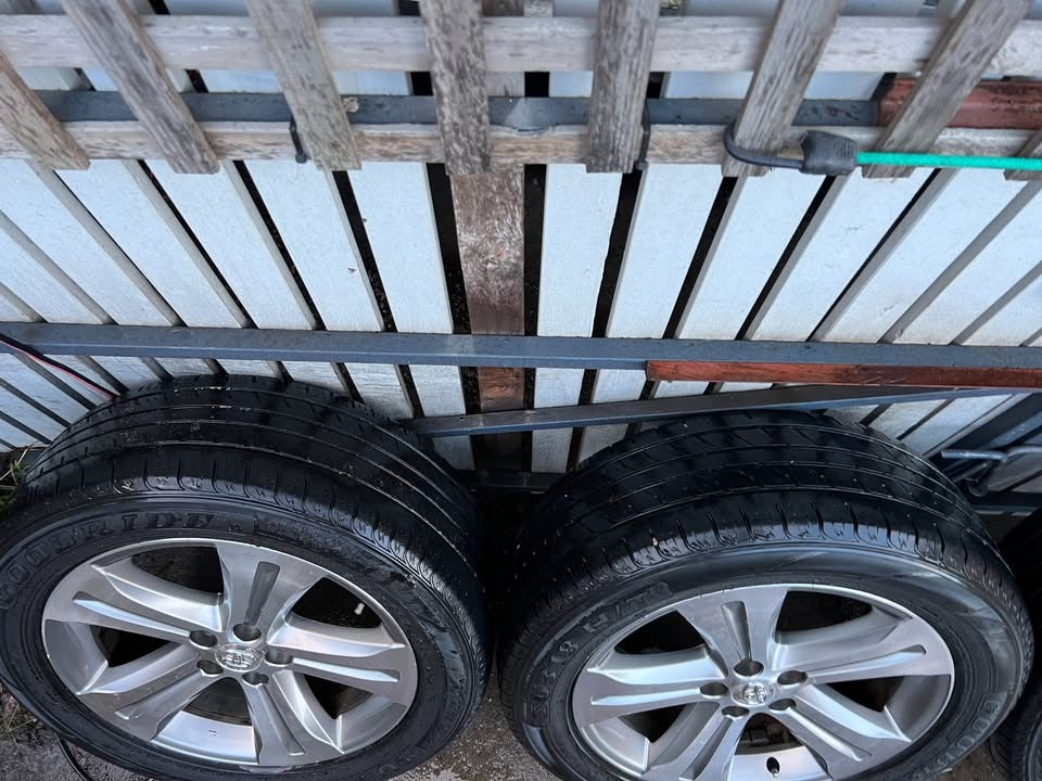 Toyota Kluger 19” Alloy Wheels with Good Tyres
