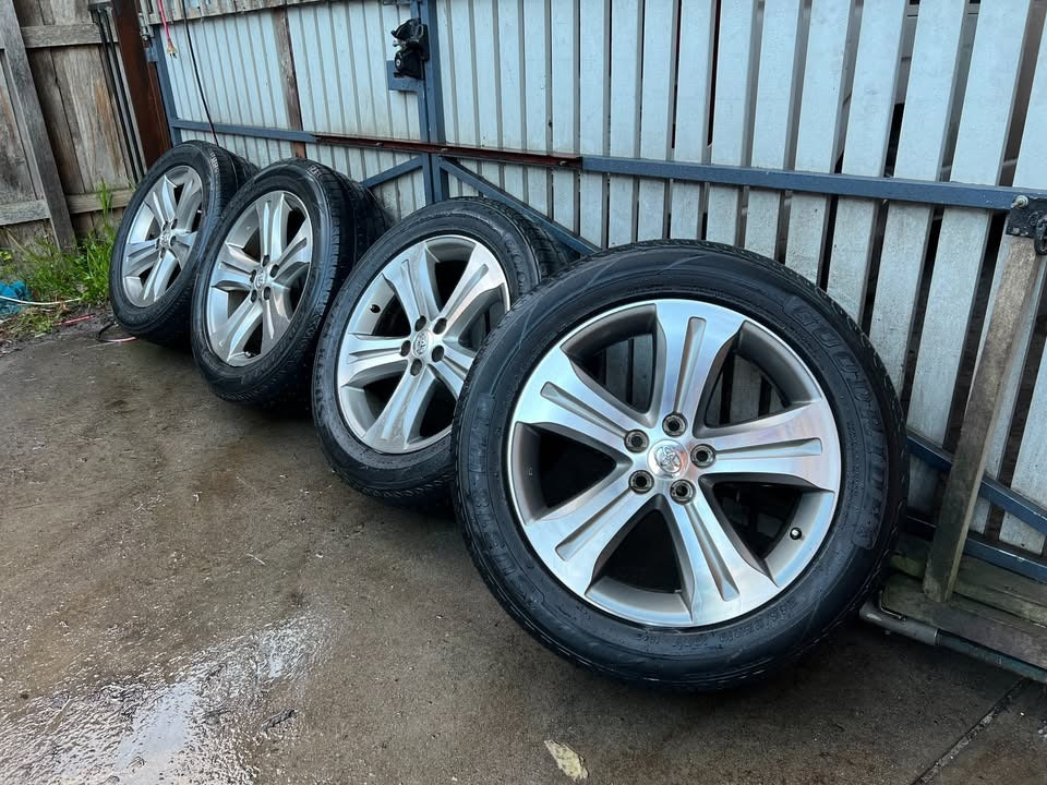 Toyota Kluger 19” Alloy Wheels with Good Tyres