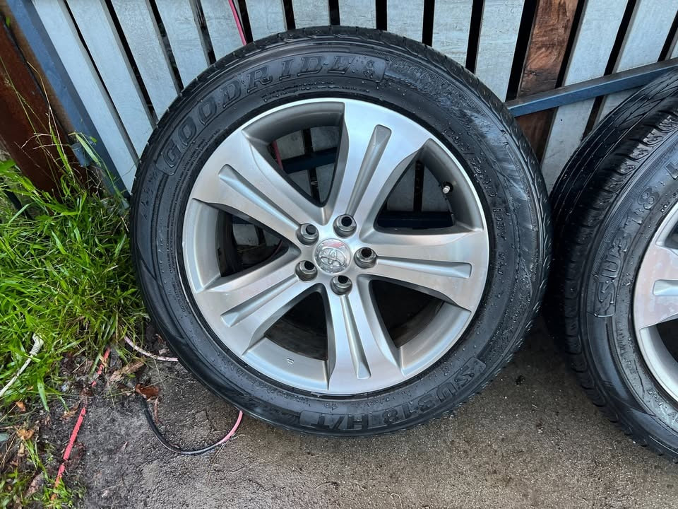 Toyota Kluger 19” Alloy Wheels with Good Tyres