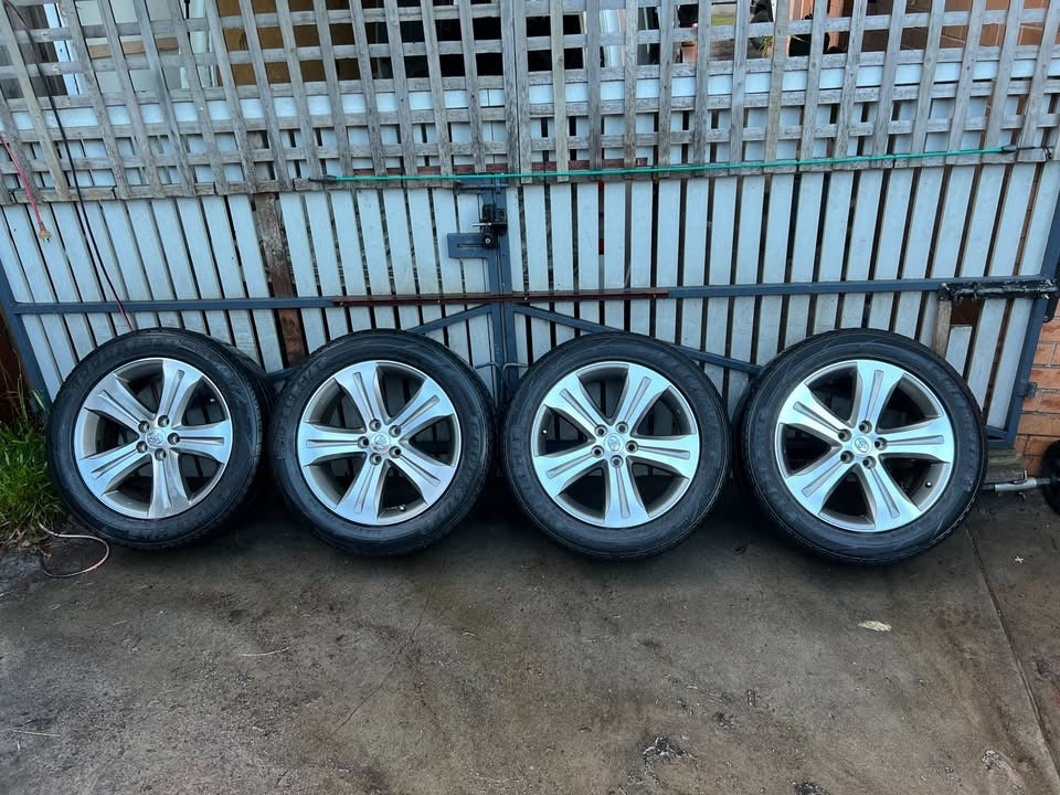 Toyota Kluger 19” Alloy Wheels with Good Tyres